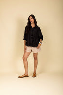 Camisa com Detalhe Rendado